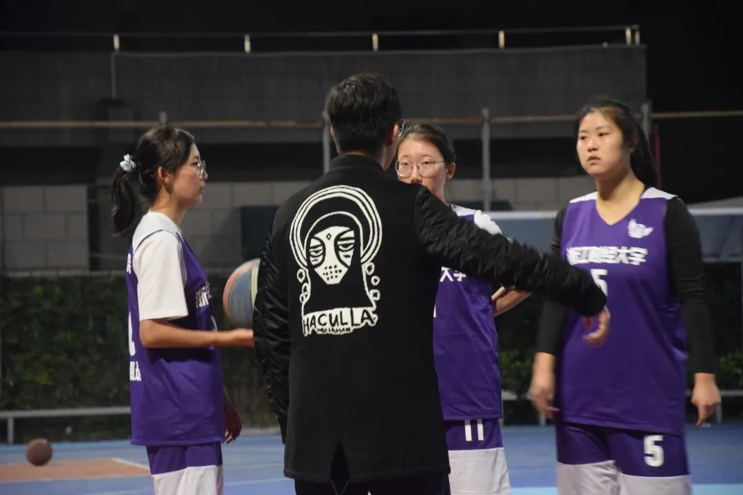 包含加拿大女篮备战比赛，教练信心满满！的词条